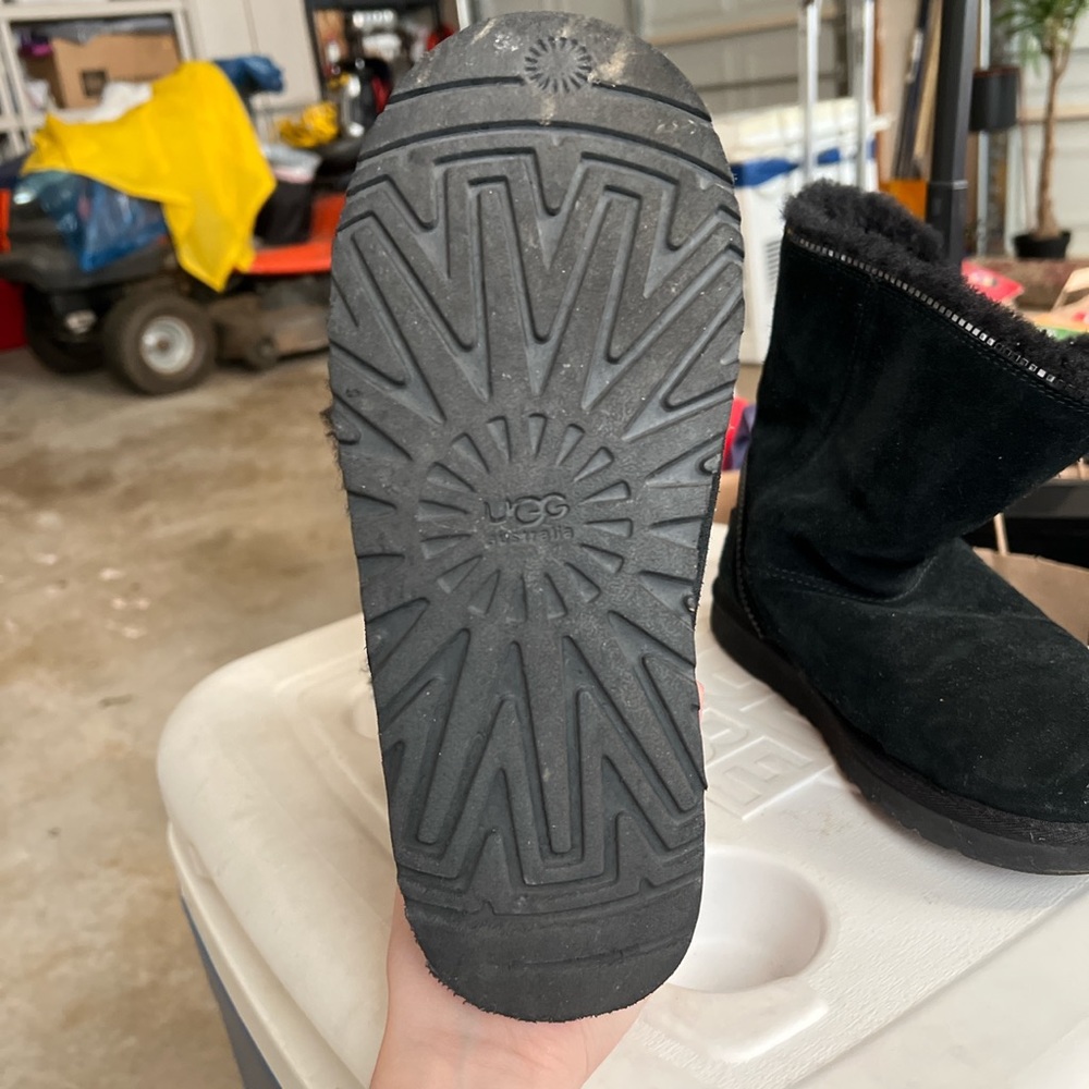 Pre loved short boot UGGS - Picture 4 of 4